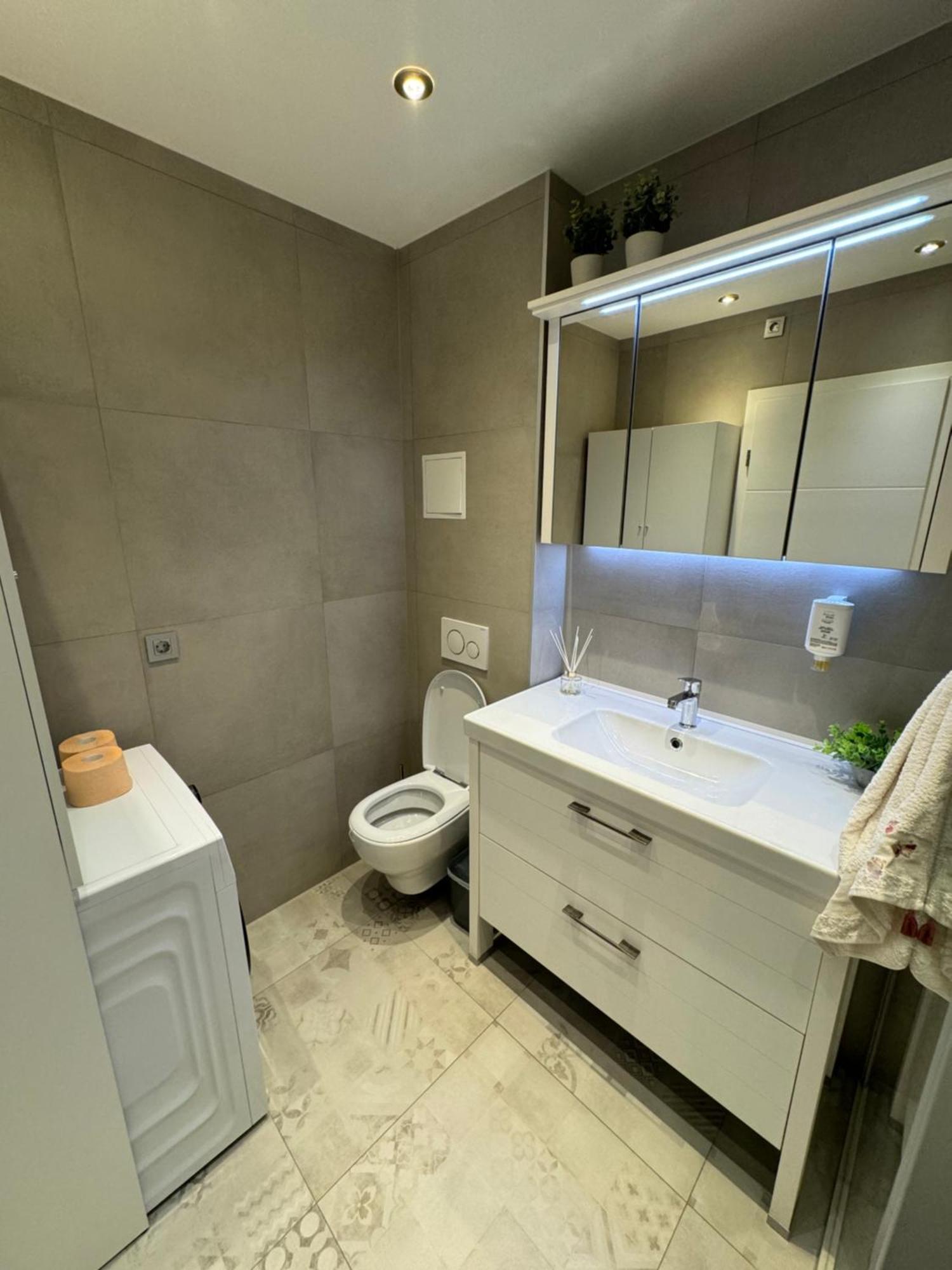 Apartment Astra With Private Parking Split Dış mekan fotoğraf