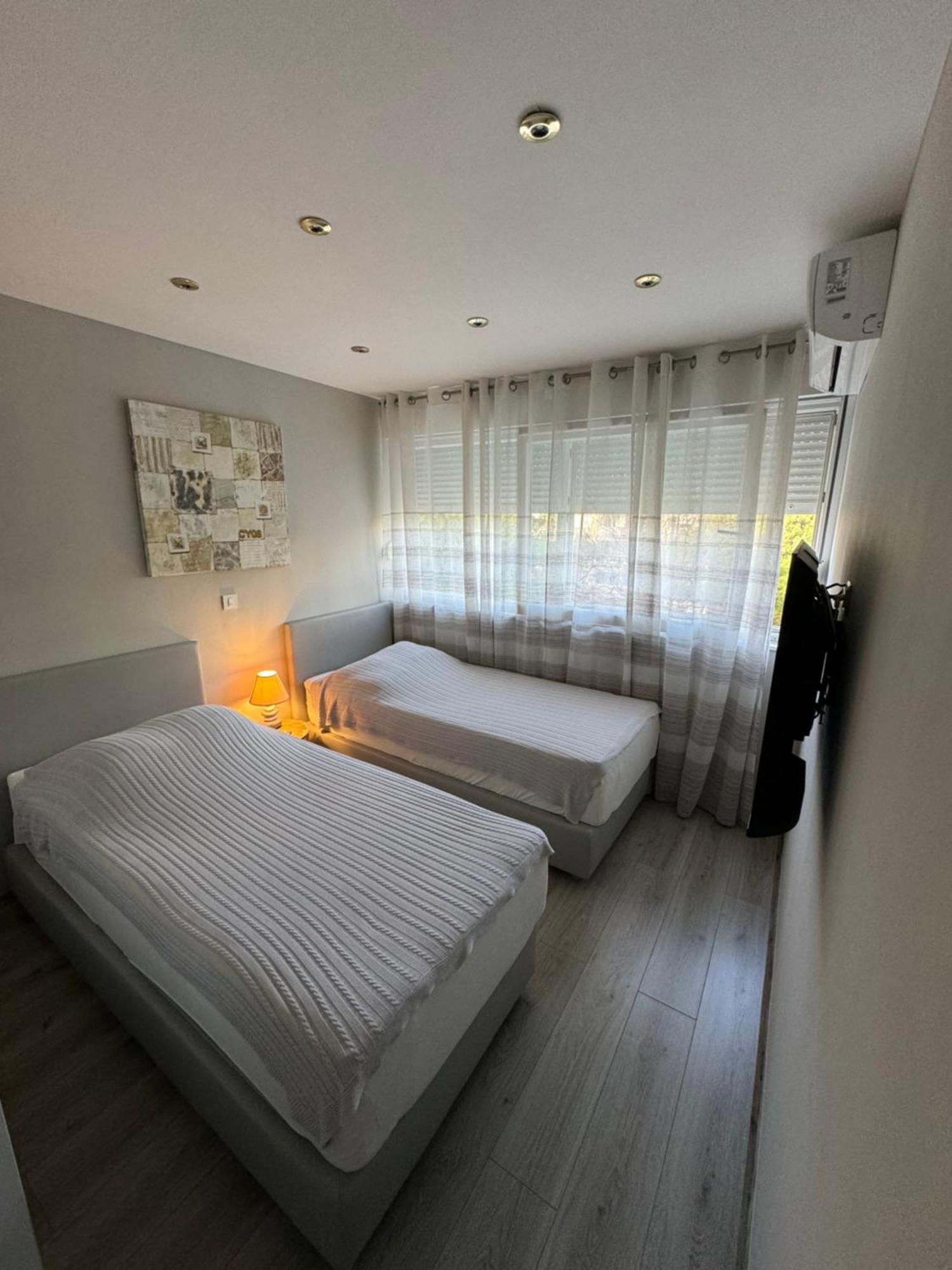 Apartment Astra With Private Parking Split Dış mekan fotoğraf